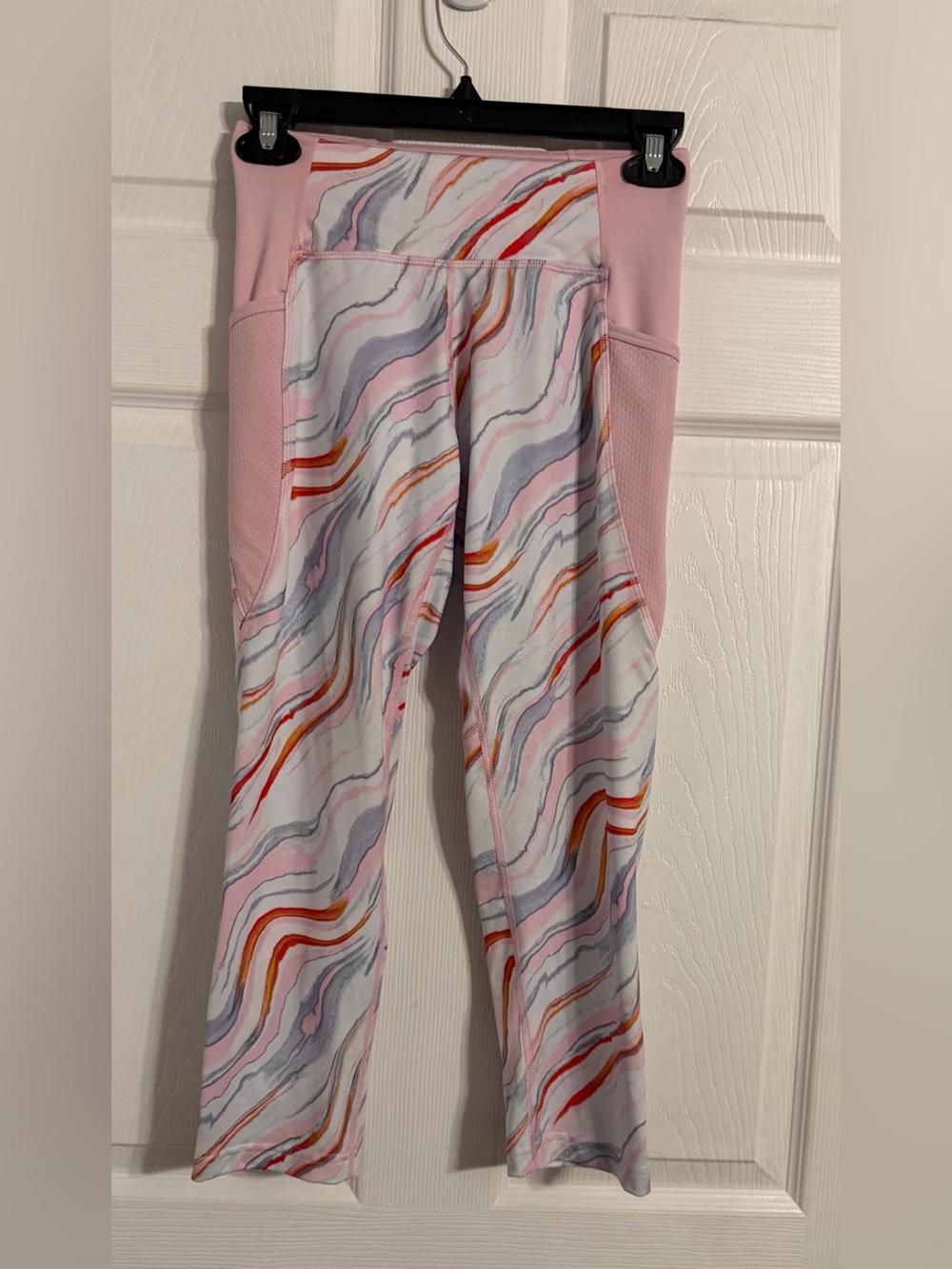 Tek Gear Workout Gear Size Small Cropped Pants With Pockets Multicolored